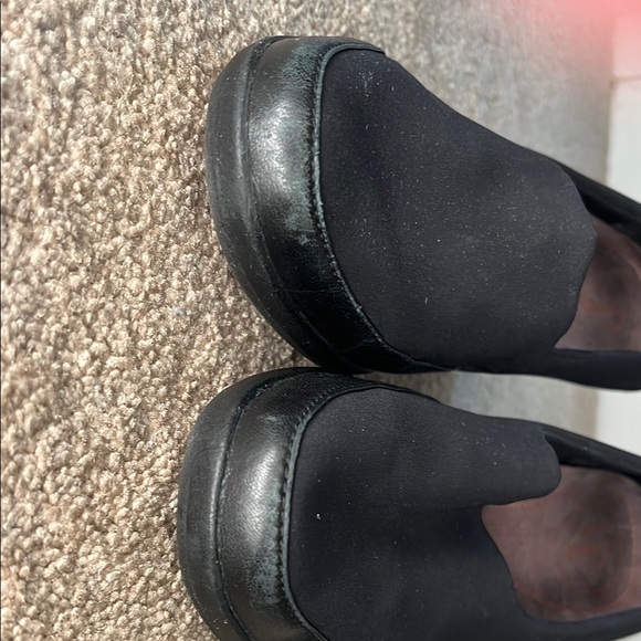 Clarks Black Flats with Suede Finish and Cushioned Insoles - Picture 7 of 7